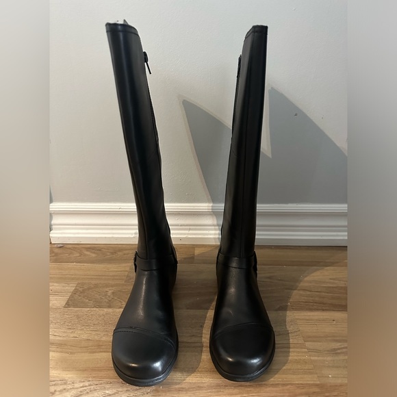 clarks cheyn lindie black leather boots - Picture 2 of 8